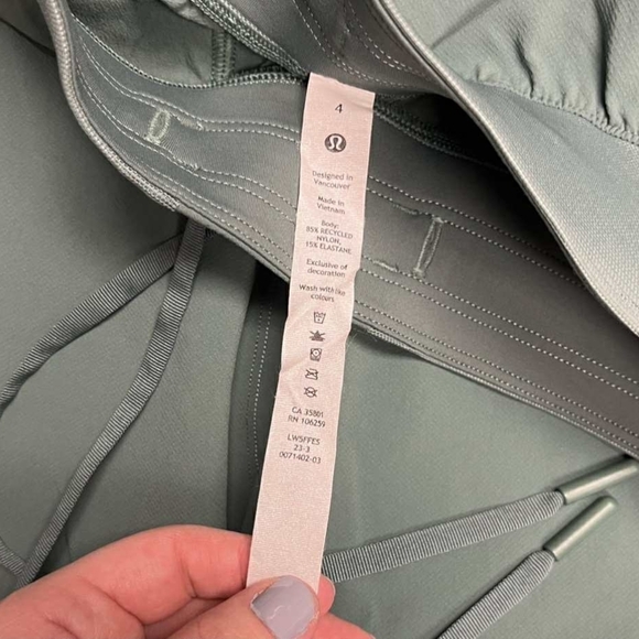 Lululemon License To Train High-Rise Pant - Size 4 - Picture 5 of 6